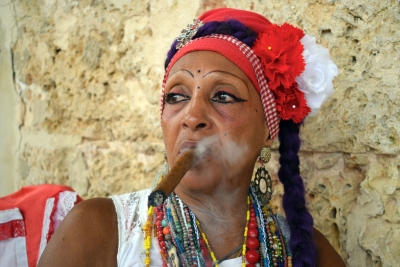 8. La Santéra